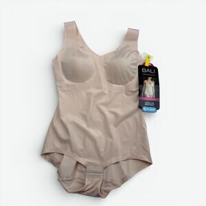Bali Bodysuit Shaper Size M Light Control Smoothing Easylite DFS061 Discontinued